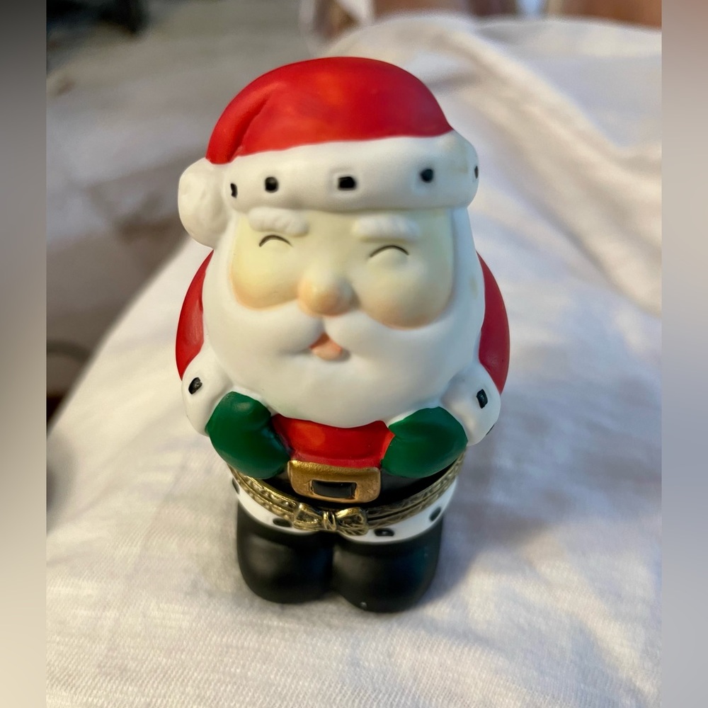 Vintage 3D Santa Claus Jewelry or Money Gift Box - snug catch